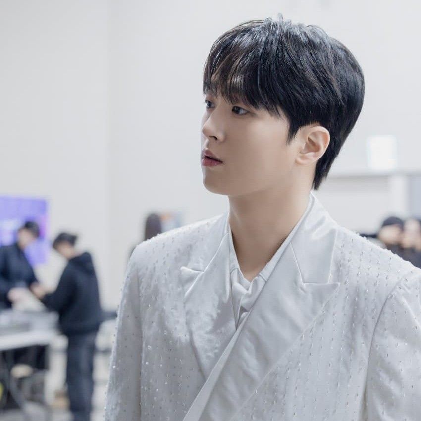 Momen yang diabadikan oleh penggemar Lee Chanwon