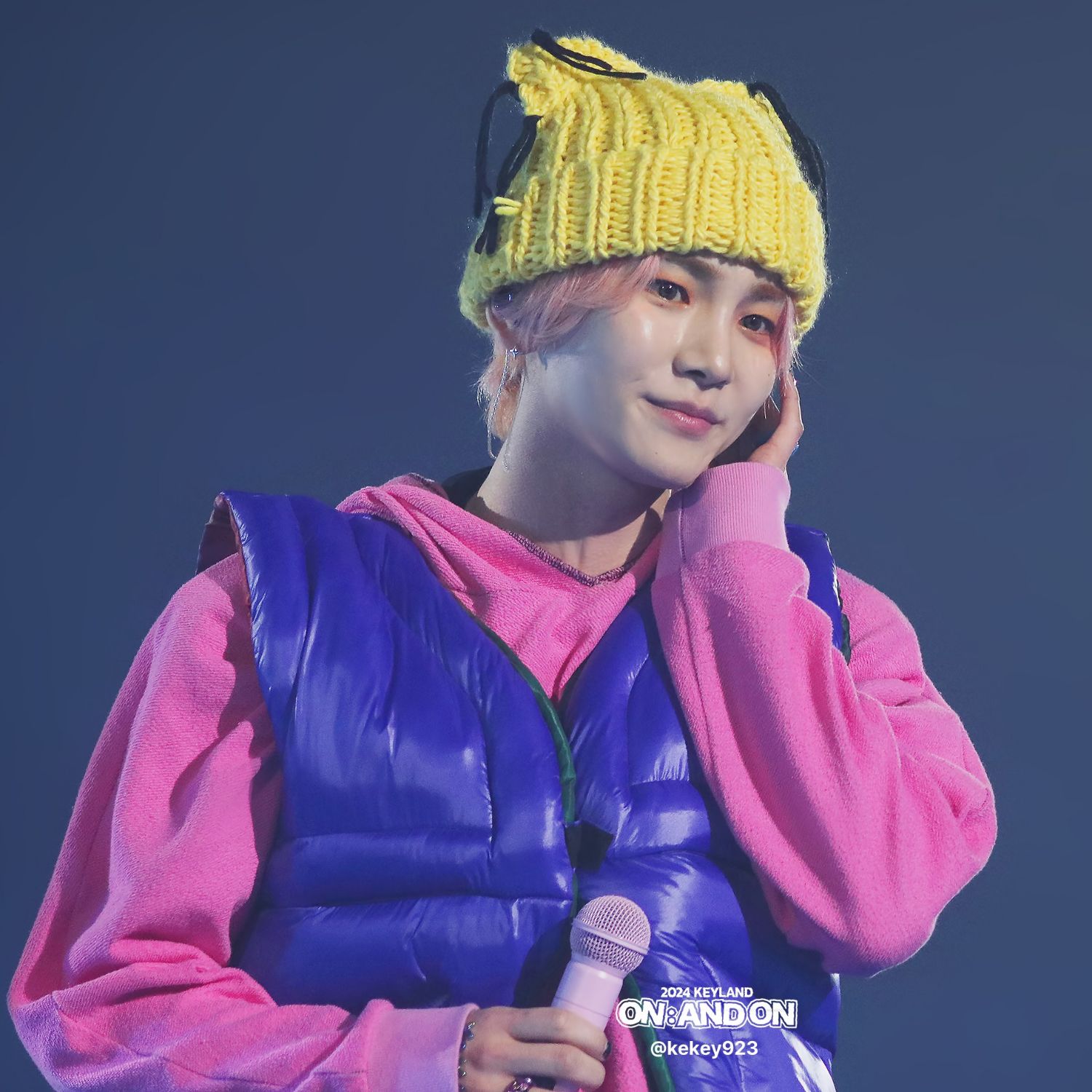 A moment captured by a fan of Key