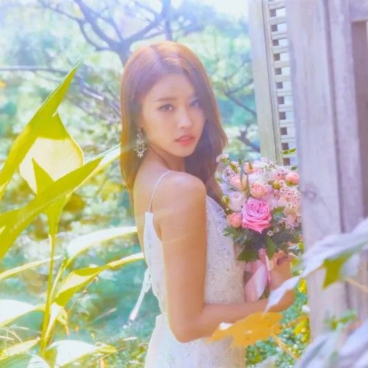 Foto kegiatan terbaru dari Lee Mijoo