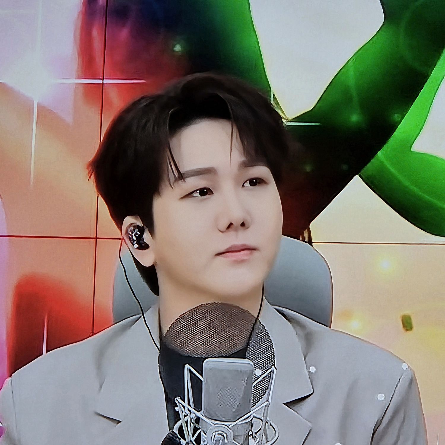 Behind-the-scenes cut of Kim Soochan