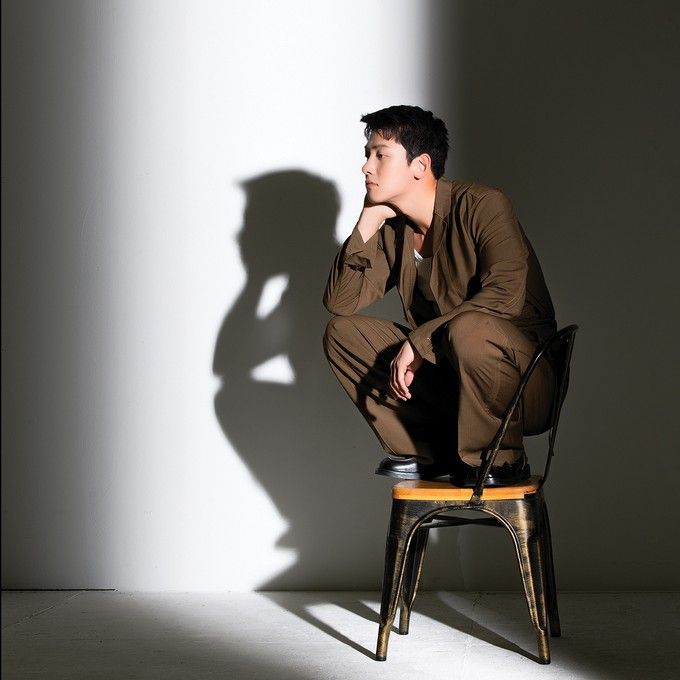 Behind-the-scenes cut of Ji Changwook