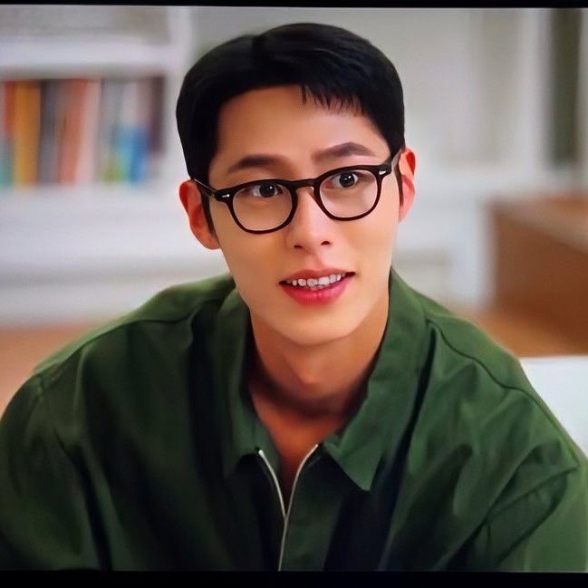 Recent activity shot of Lee Jaewook