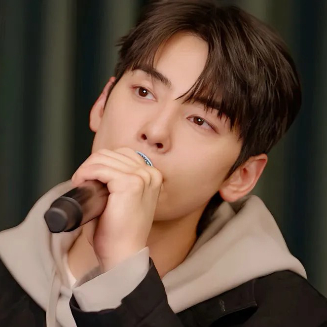 粉丝拍下的车银优瞬间