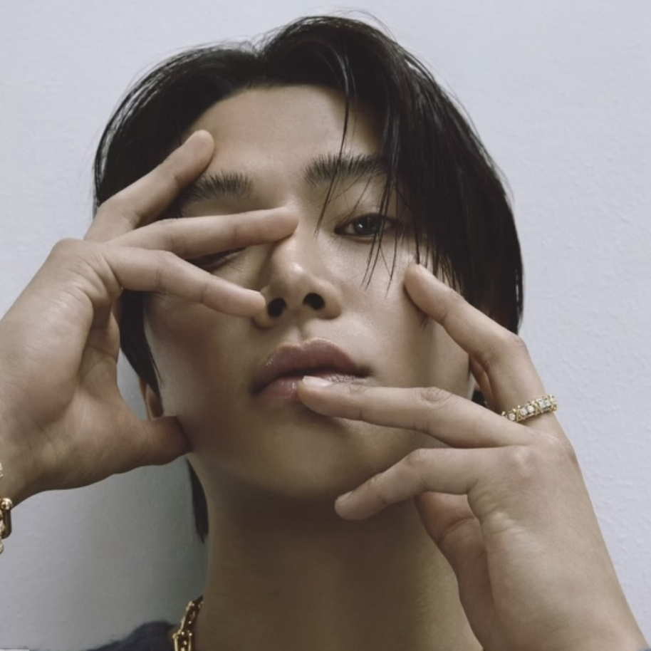 Behind-the-scenes cut of Rowoon