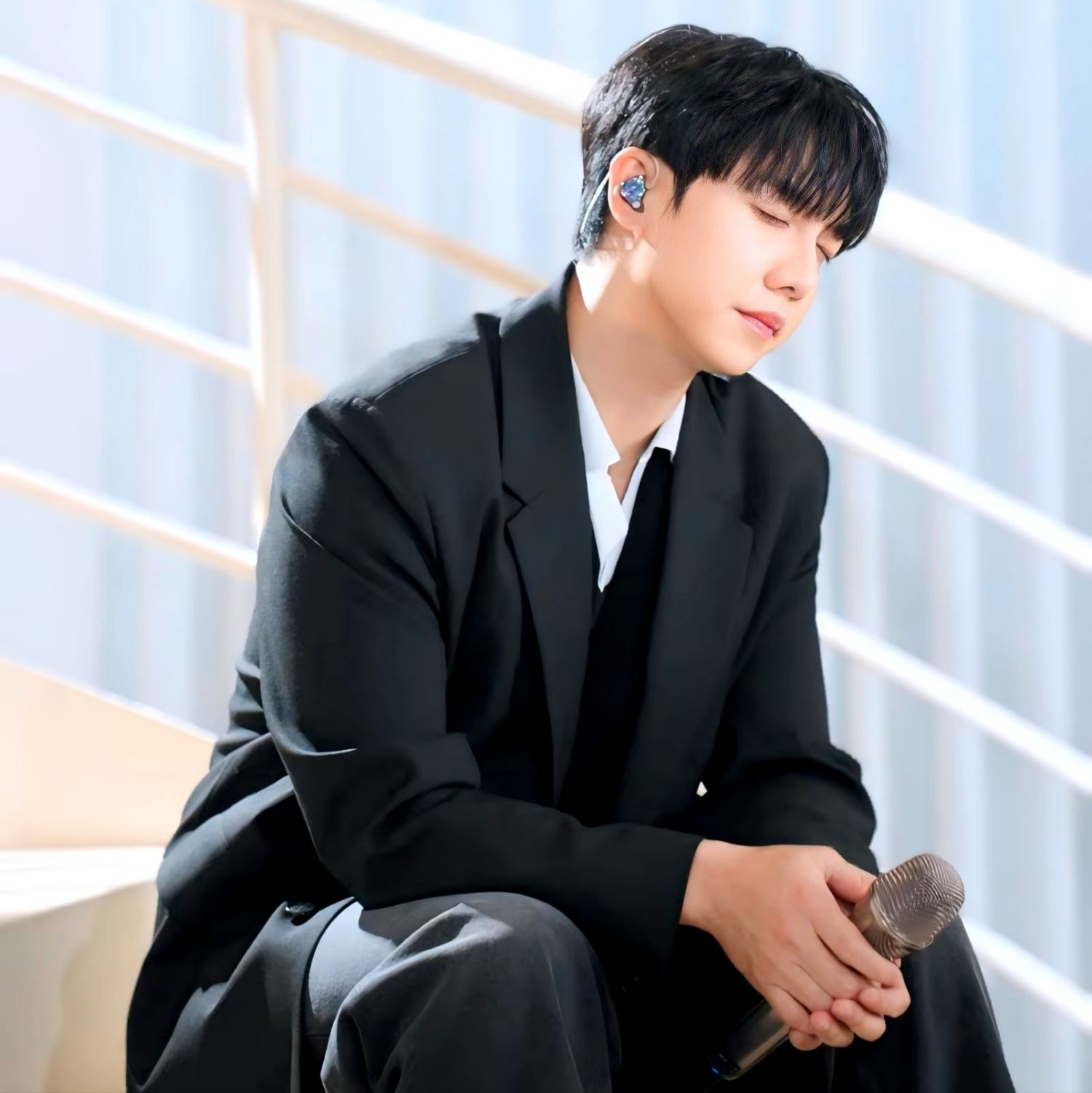Recent activity shot of Lee Seunggi