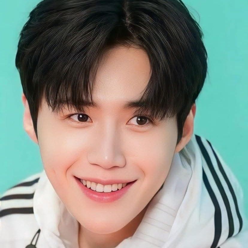 Latest photo of Kim Seonho