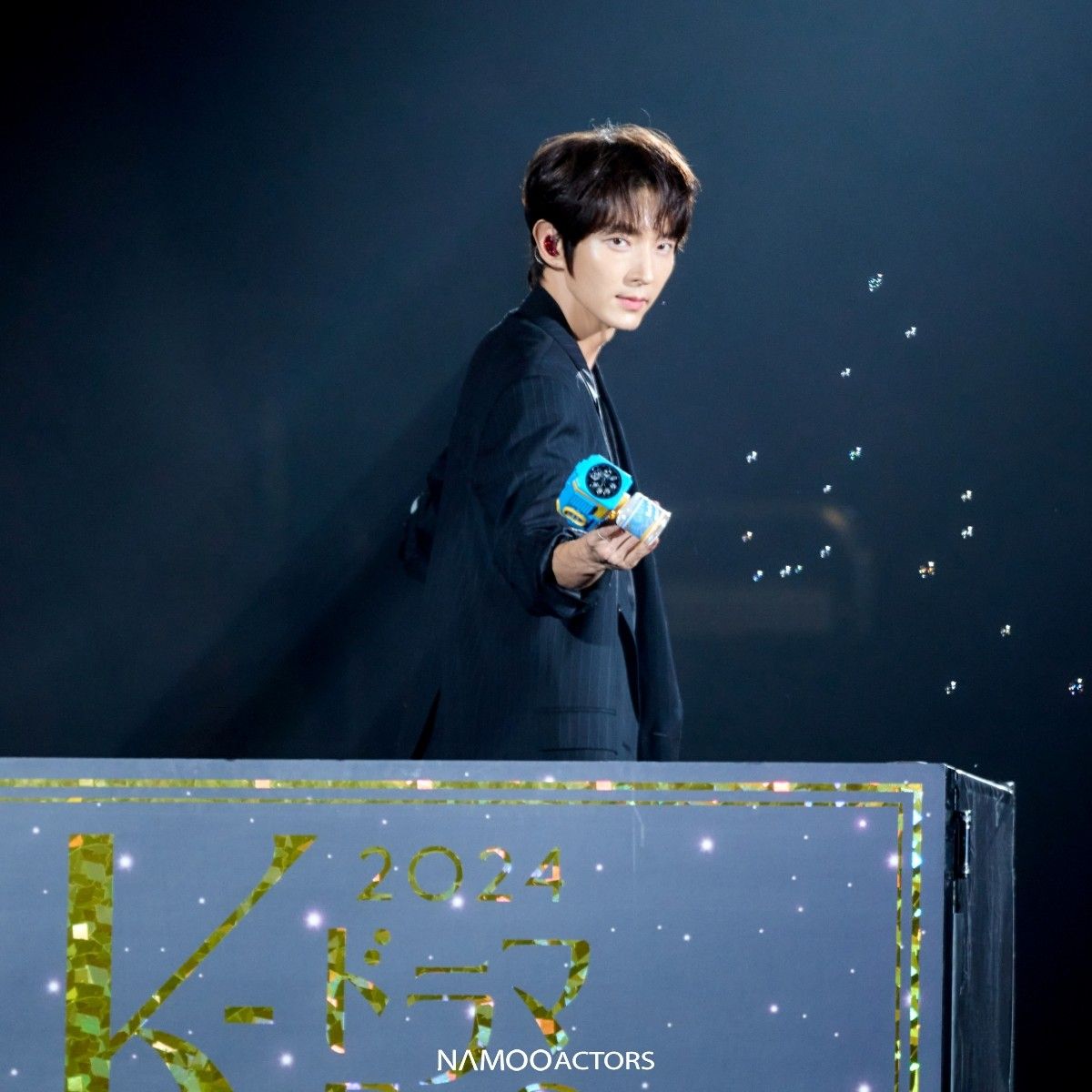 A moment captured by a fan of Lee Joongi