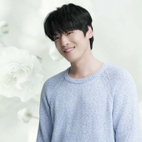 Behind-the-scenes cut of Kim Junghyun