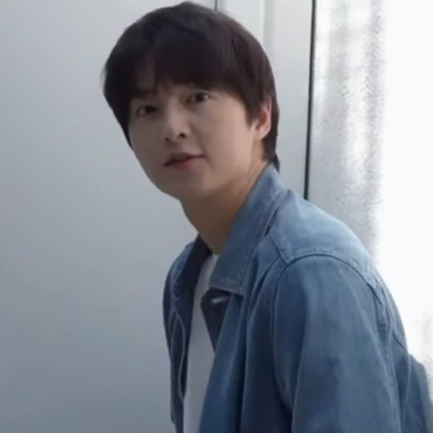 Momen yang diabadikan oleh penggemar Song Joongki