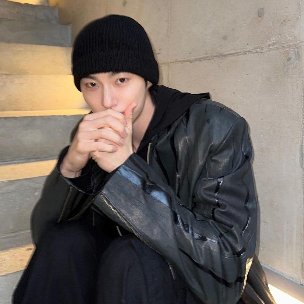 边佑锡的近期活动照