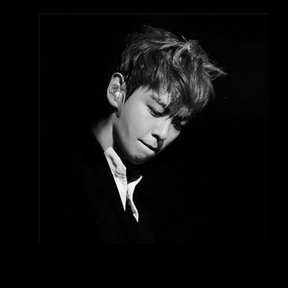 A moment captured by a fan of T.O.P