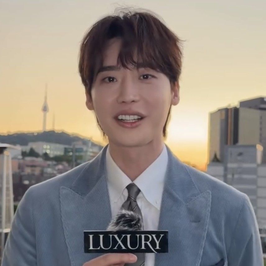 Latest photo of Lee Jongsuk