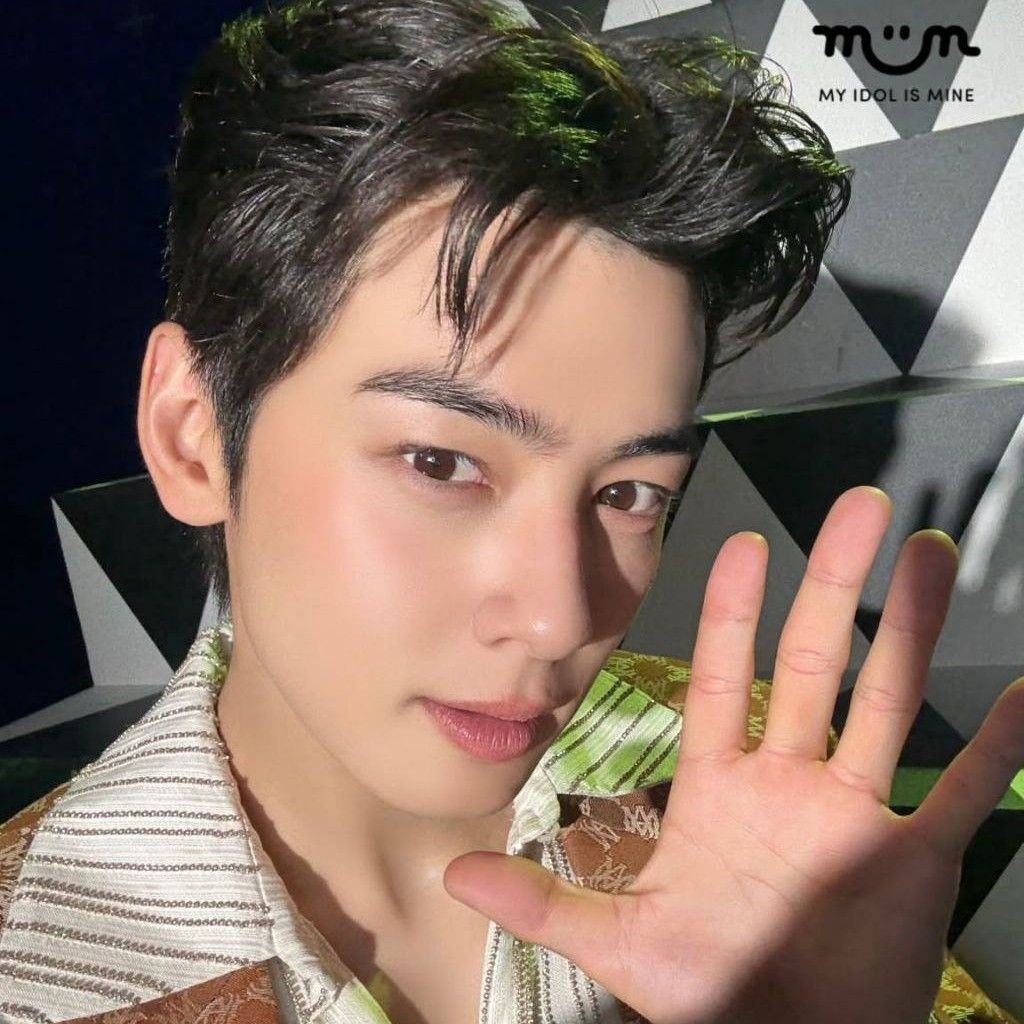 Foto terbaru dari Cha Eunwoo