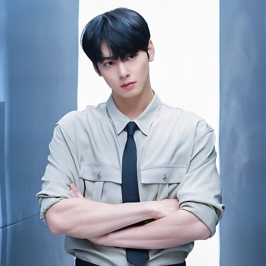 Latest photo of Cha Eunwoo