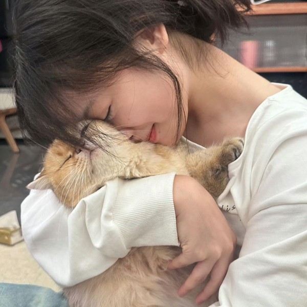Today’s standout profile photo of Shen Yue on Choeaedol Celeb
