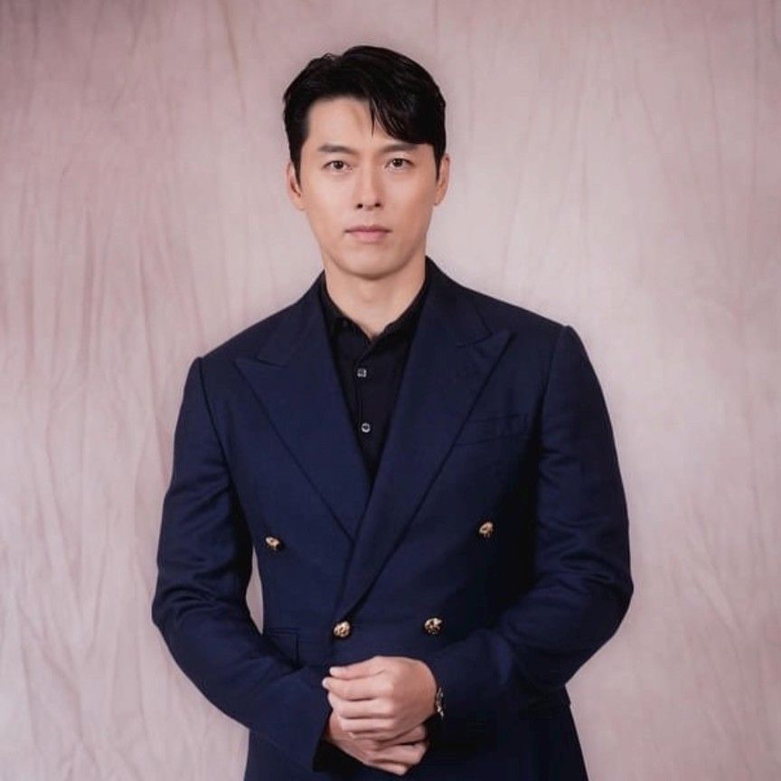 A moment captured by a fan of Hyun Bin