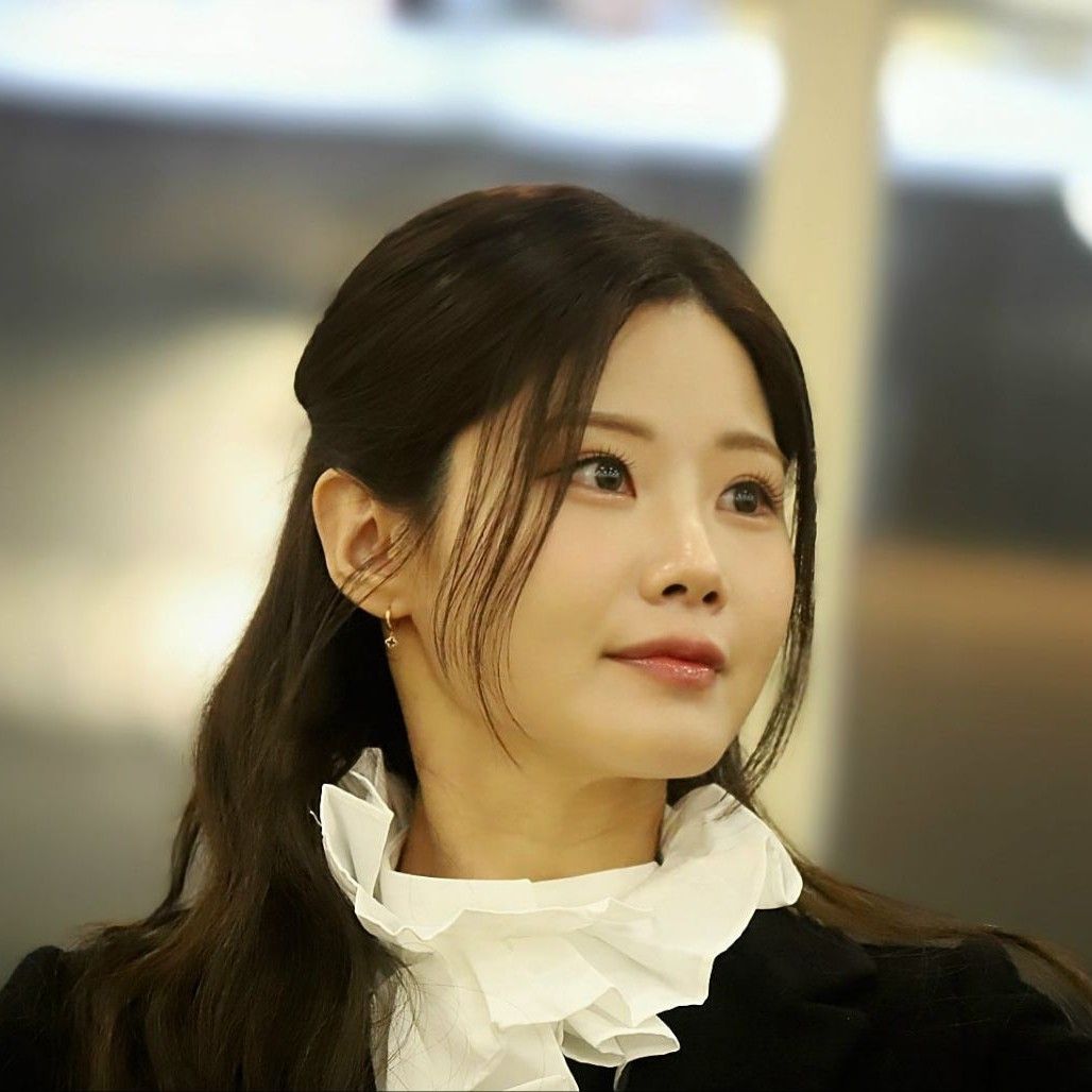 Behind-the-scenes cut of Bae Ahyeon