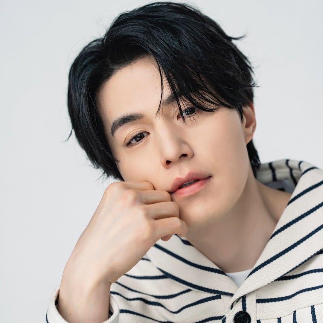 A moment captured by a fan of Lee Dongwook