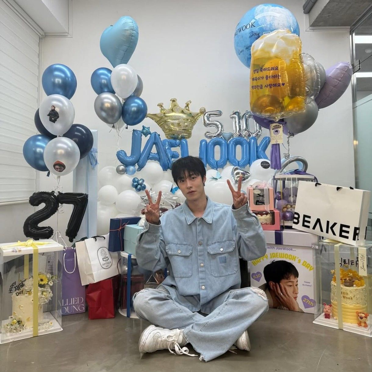 Behind-the-scenes cut of Lee Jaewook
