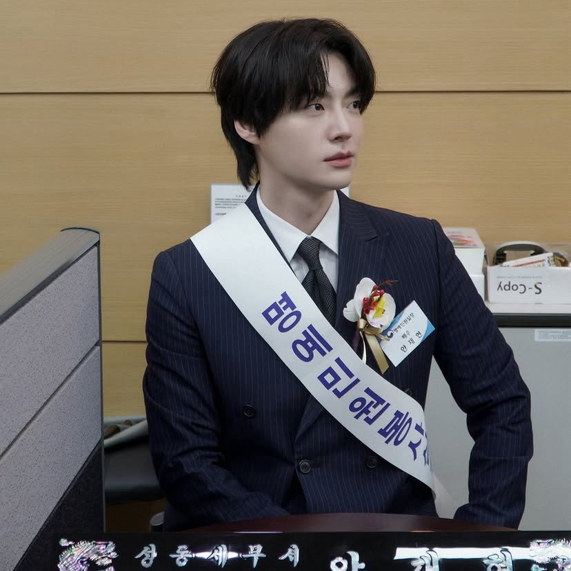 Behind-the-scenes cut of Ahn Jaehyun