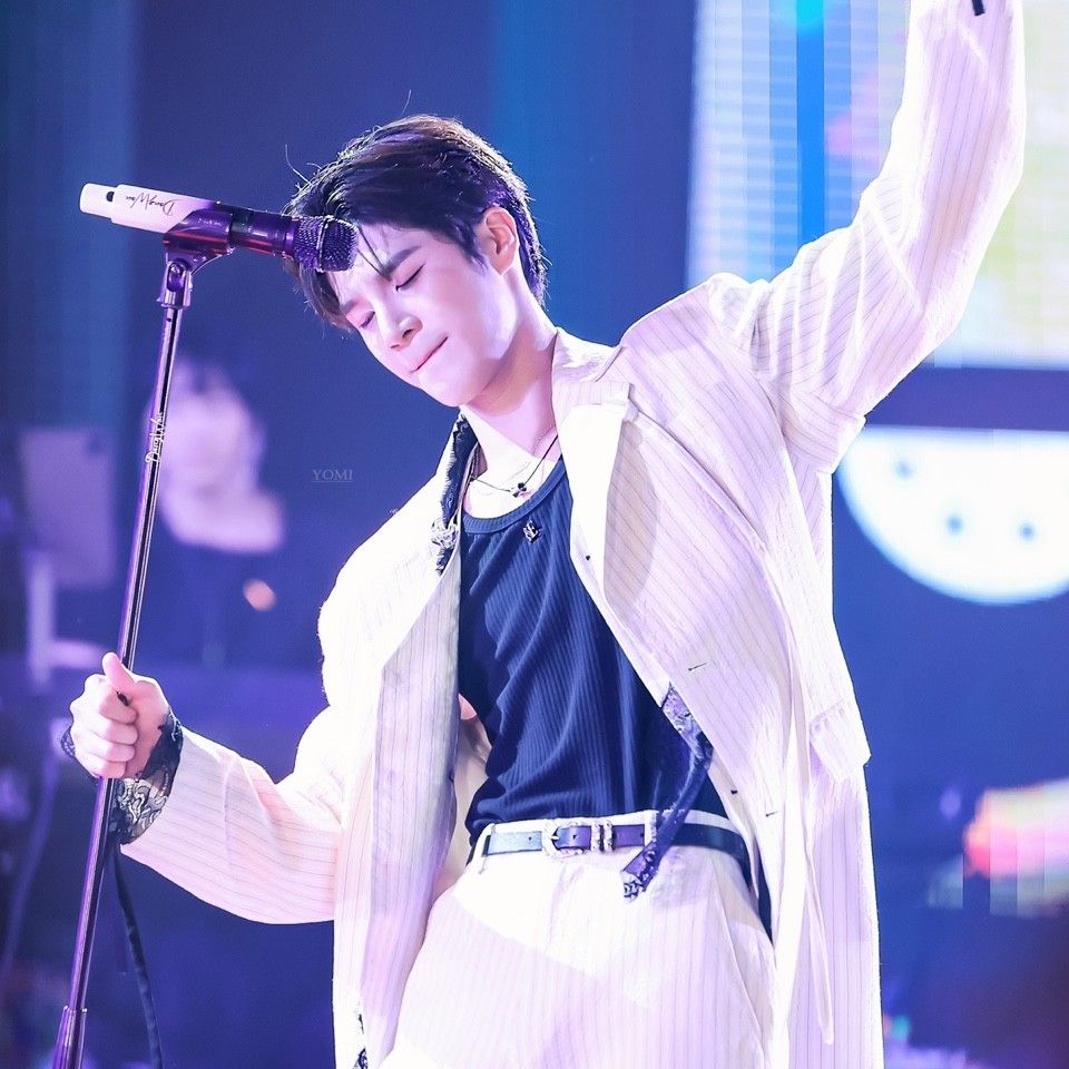 Behind-the-scenes cut of Jeong Dongwon