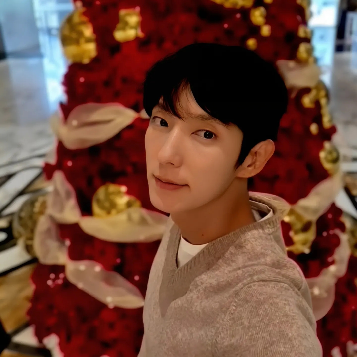 Behind-the-scenes cut of Lee Joongi