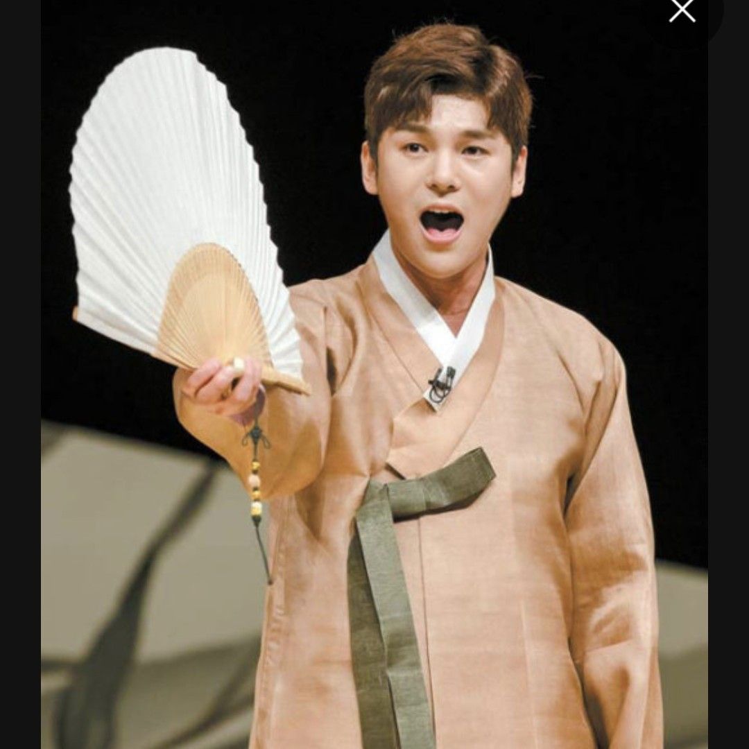 Behind-the-scenes cut of Kim Junsu (1991)