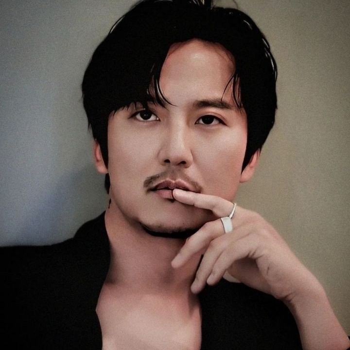 Behind-the-scenes cut of Kim Namgil