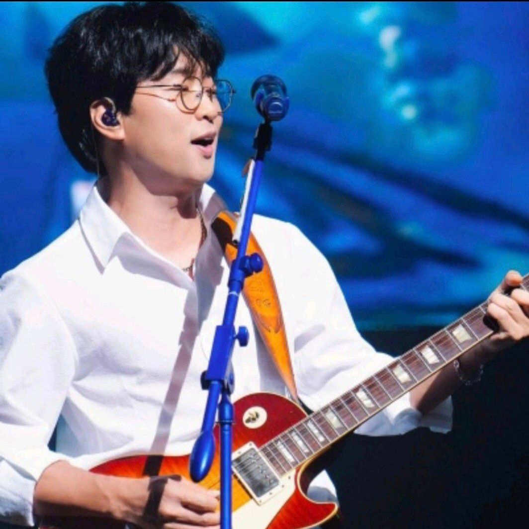 Recent activity shot of Bak Changgeun
