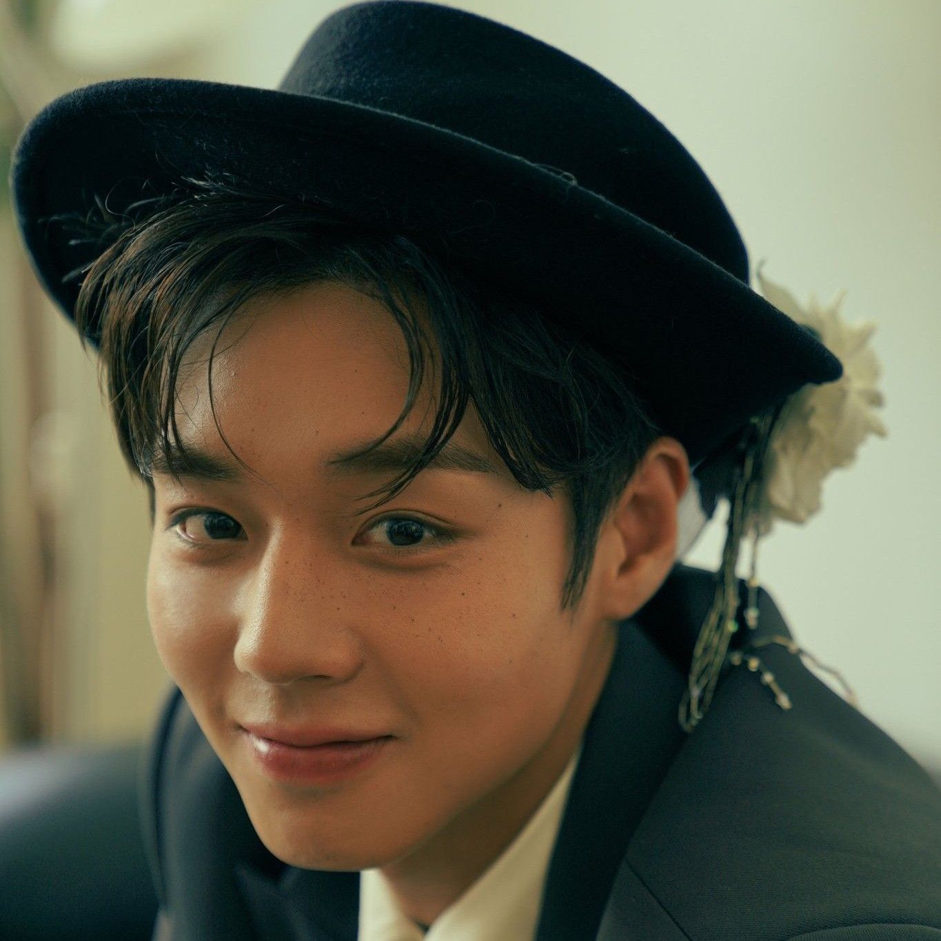 Behind-the-scenes cut of Park Jihoon