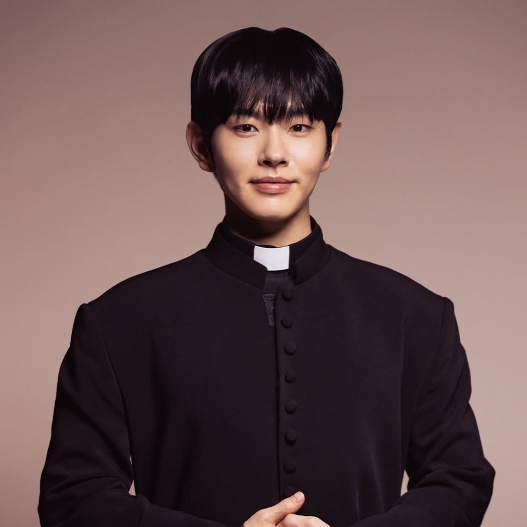 Behind-the-scenes cut of Lee Byeongchan