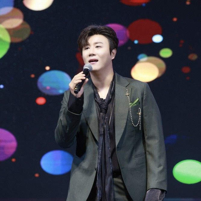 Recent activity shot of Jin Haesung