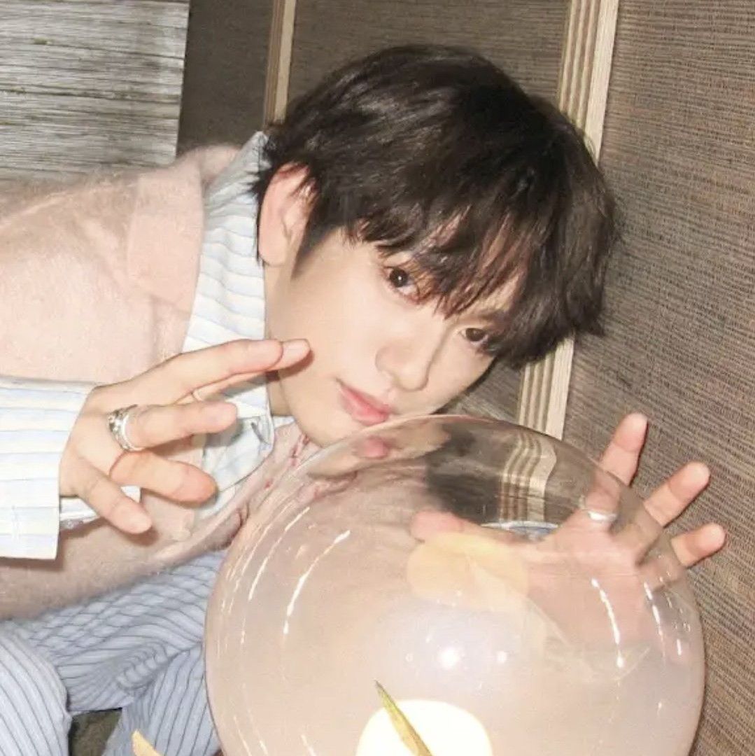 Foto kegiatan terbaru dari Park Jinyoung