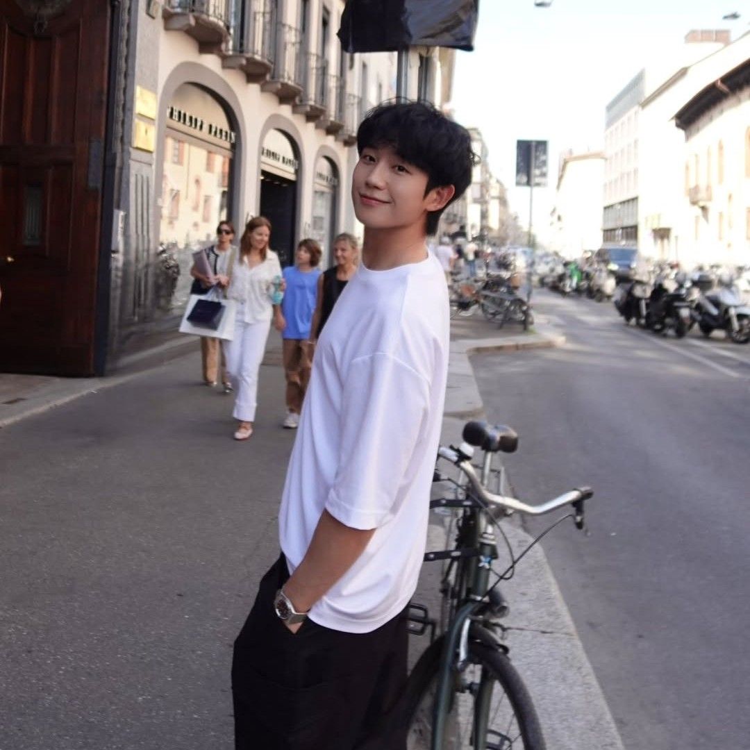 Latest photo of Jung Haein