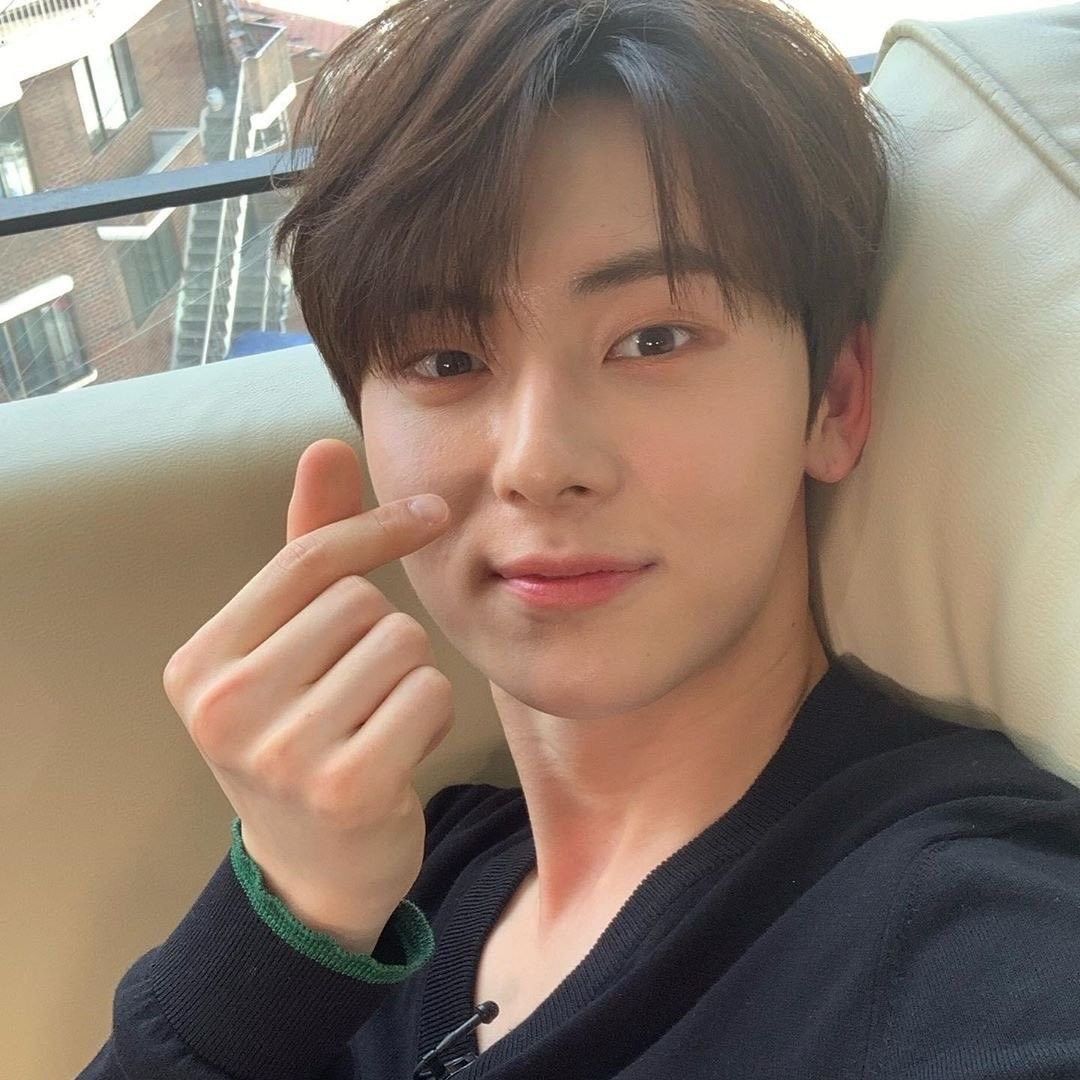 Recent activity shot of Hwang Minhyun