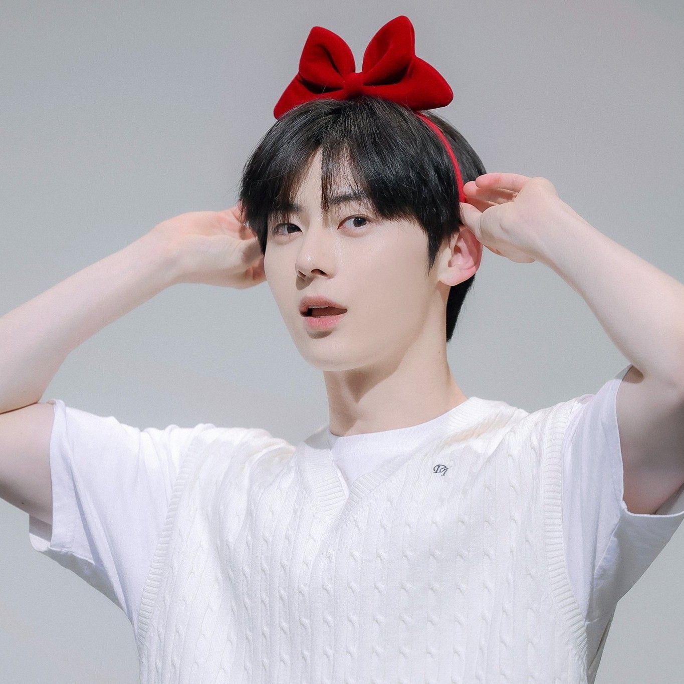Behind-the-scenes cut of Hwang Minhyun