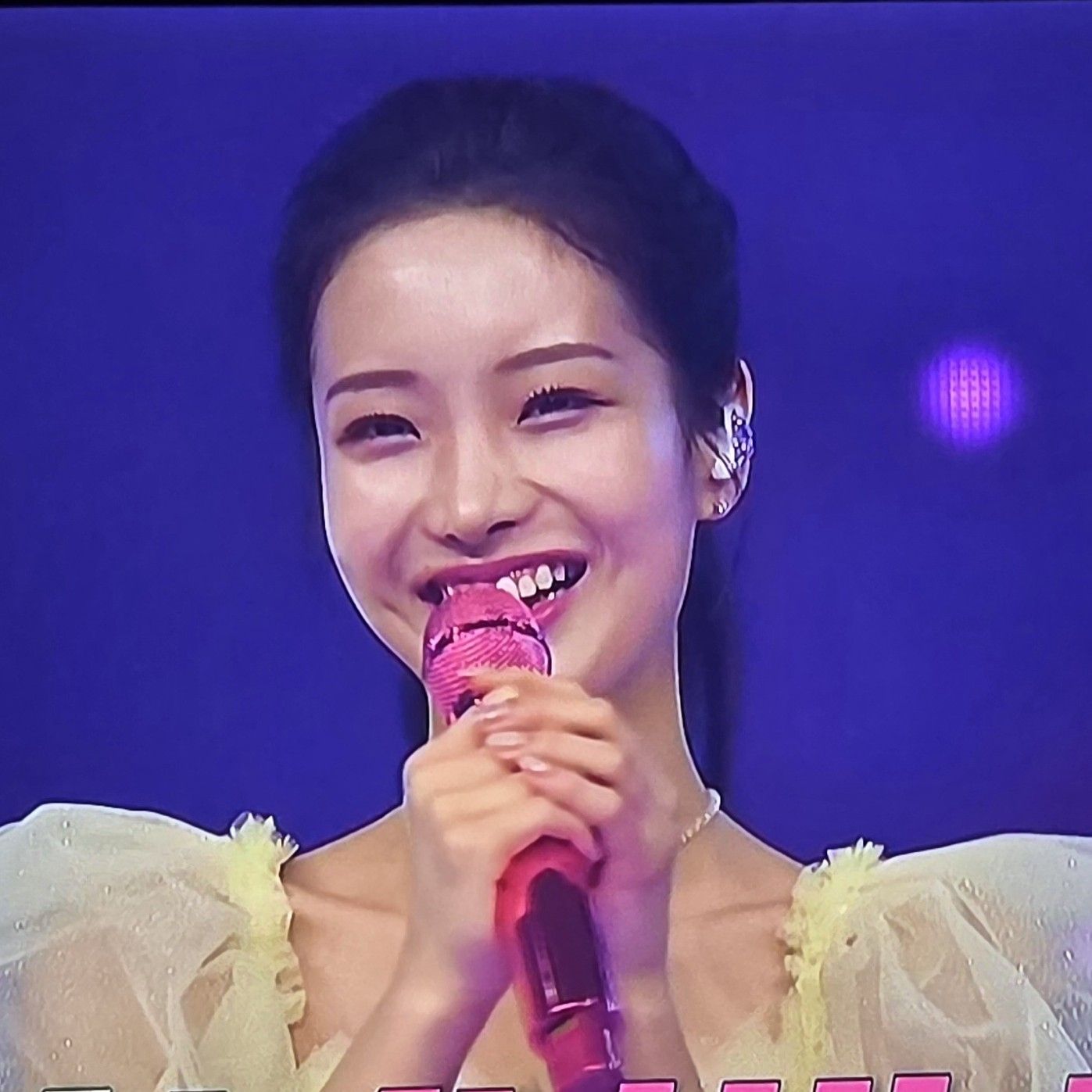 Behind-the-scenes cut of Kim Soyeon (2004)