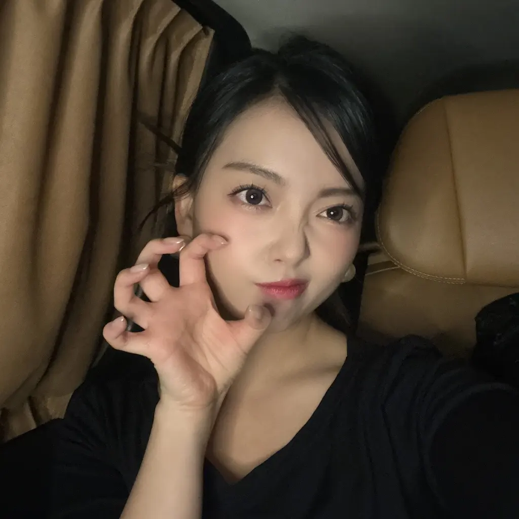 A moment captured by a fan of YOYOMI
