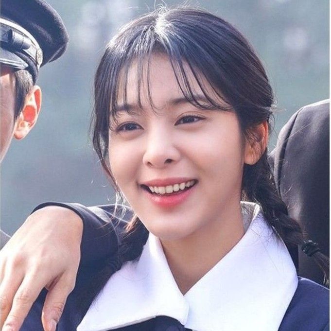 Behind-the-scenes cut of Seol Inah