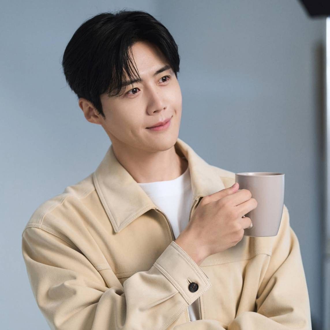 Behind-the-scenes cut of Kim Seonho
