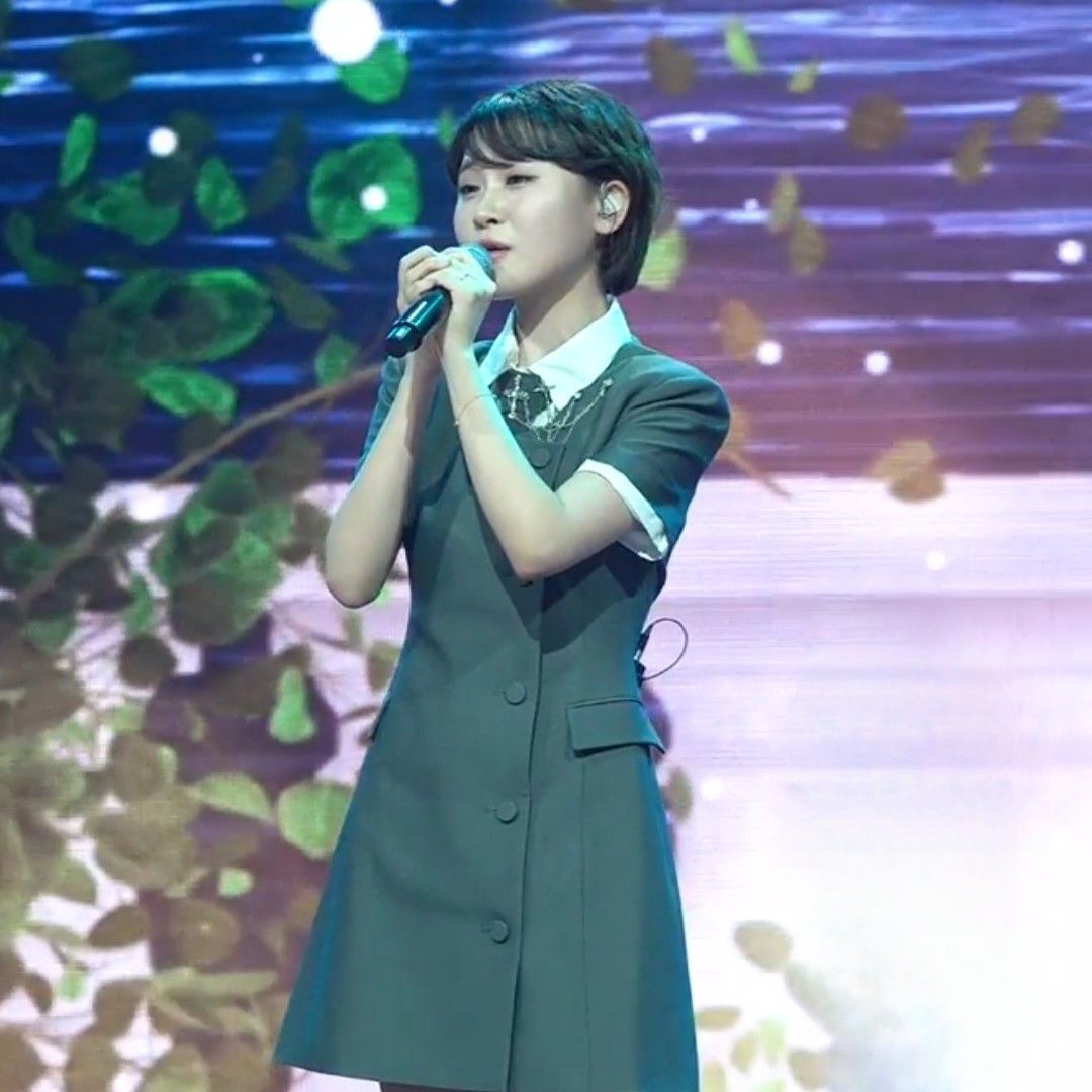 A moment captured by a fan of Kim Dahyun