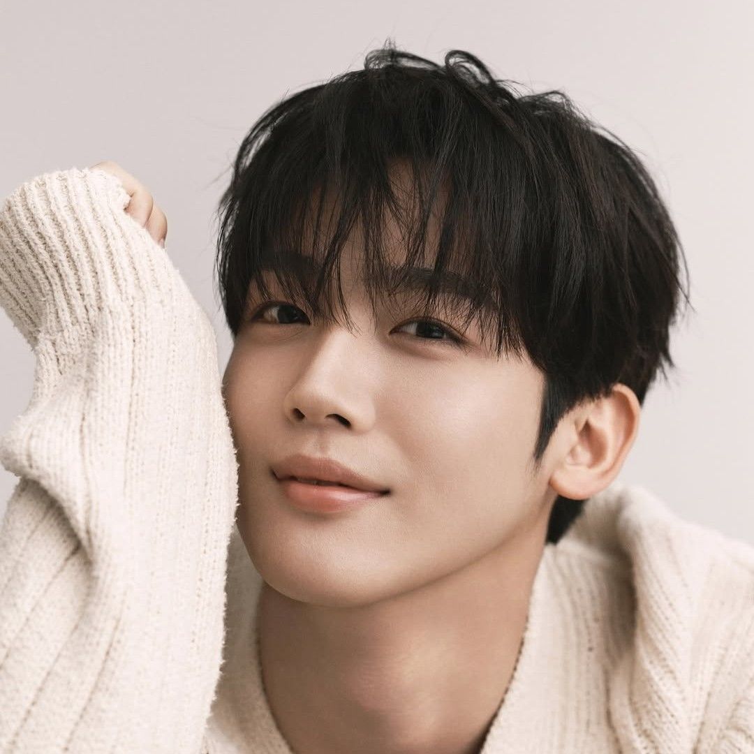 Recent activity shot of Kim Yohan
