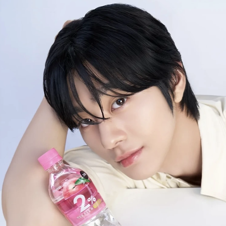 Behind-the-scenes cut of Ahn Hyoseop