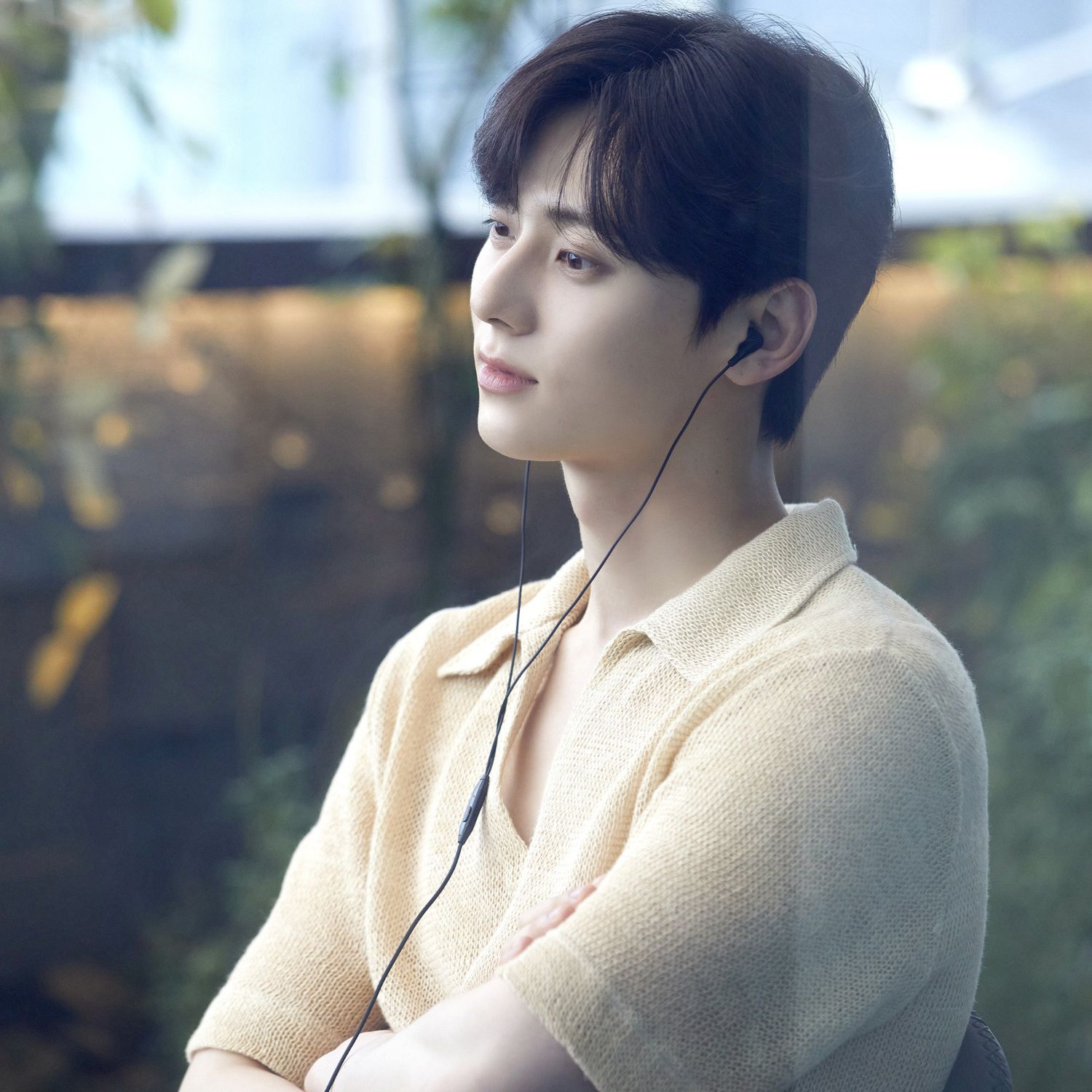 Behind-the-scenes cut of Hwang Minhyun