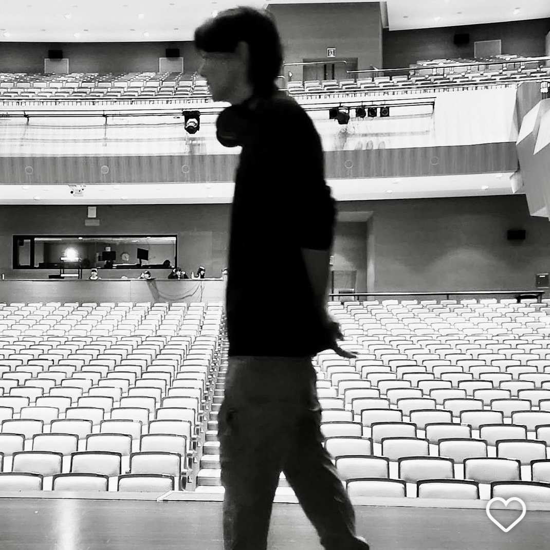 A moment captured by a fan of Yoon Shiyoon