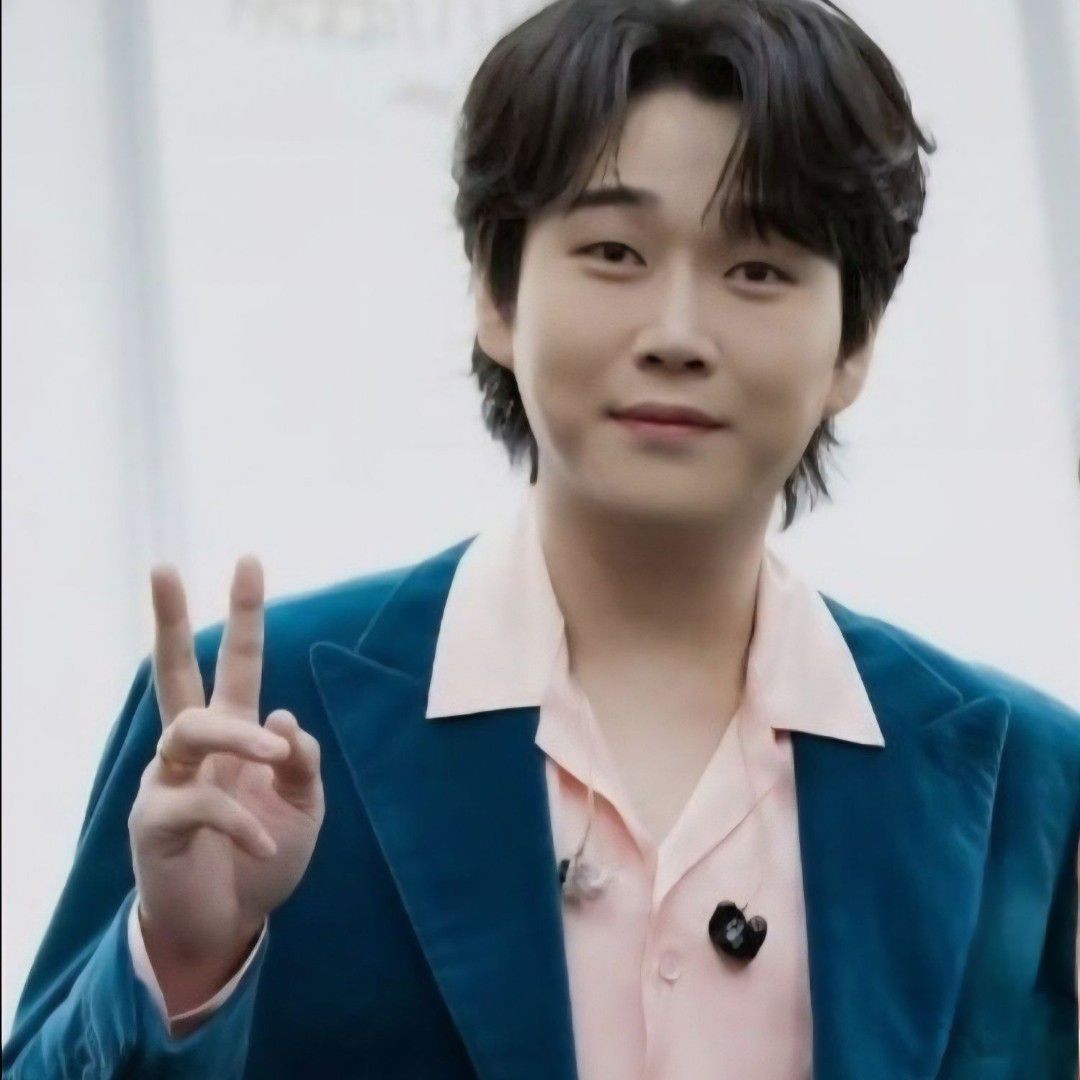 A moment captured by a fan of Hwang Youngwoong