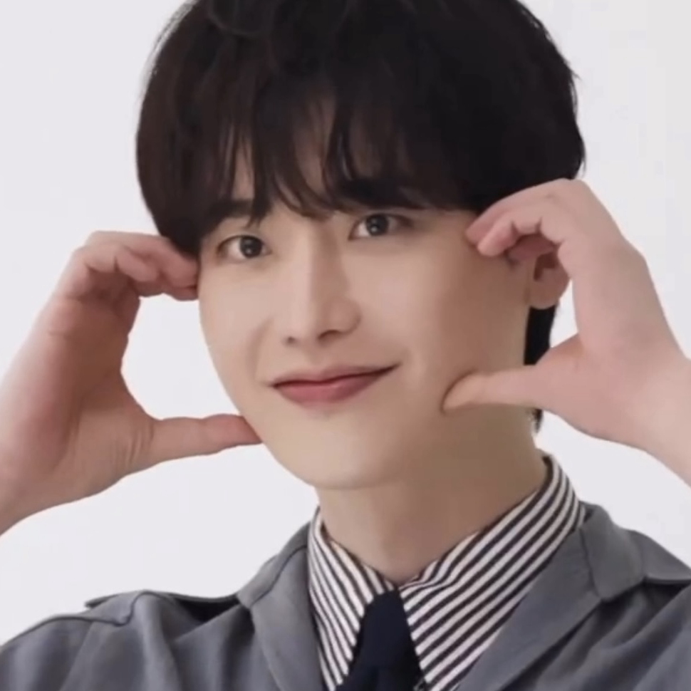 Recent activity shot of Lee Jongsuk