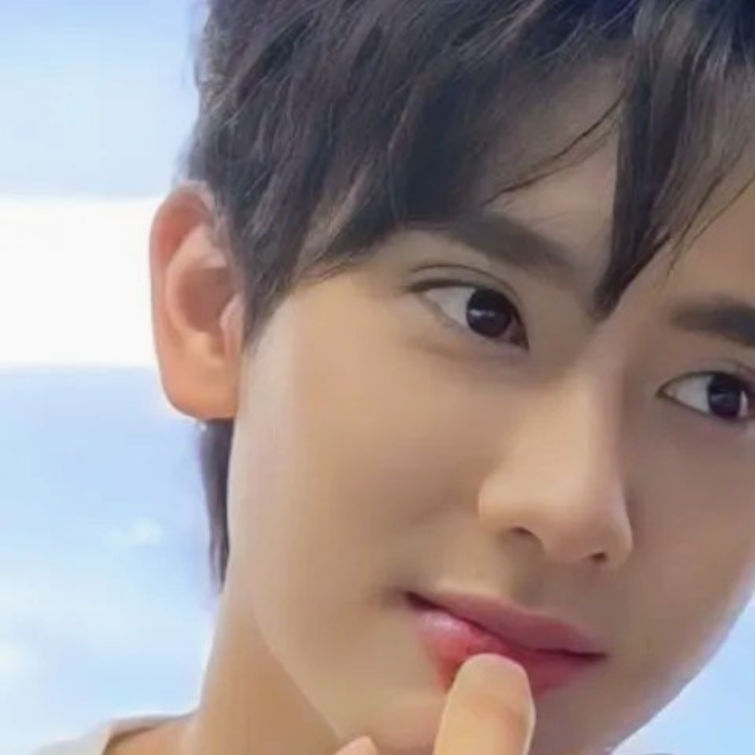 Behind-the-scenes cut of Book Kasidet Plookphol