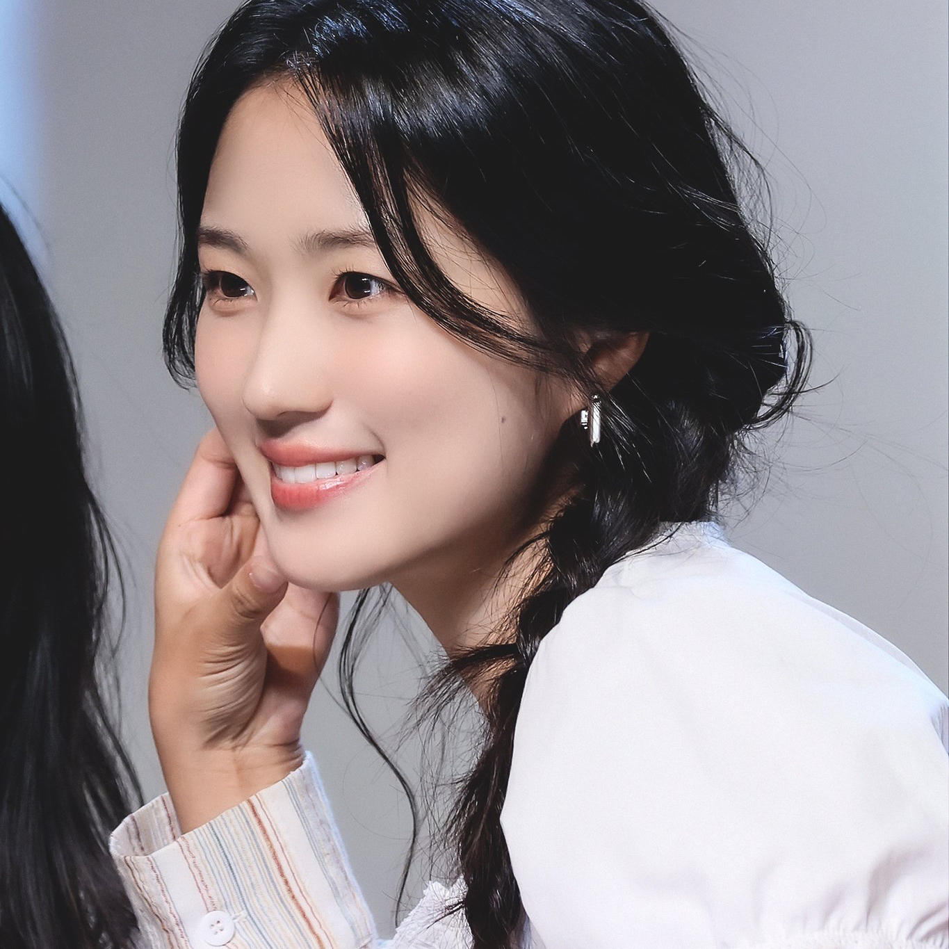 Behind-the-scenes cut of Kim Hyeyoon