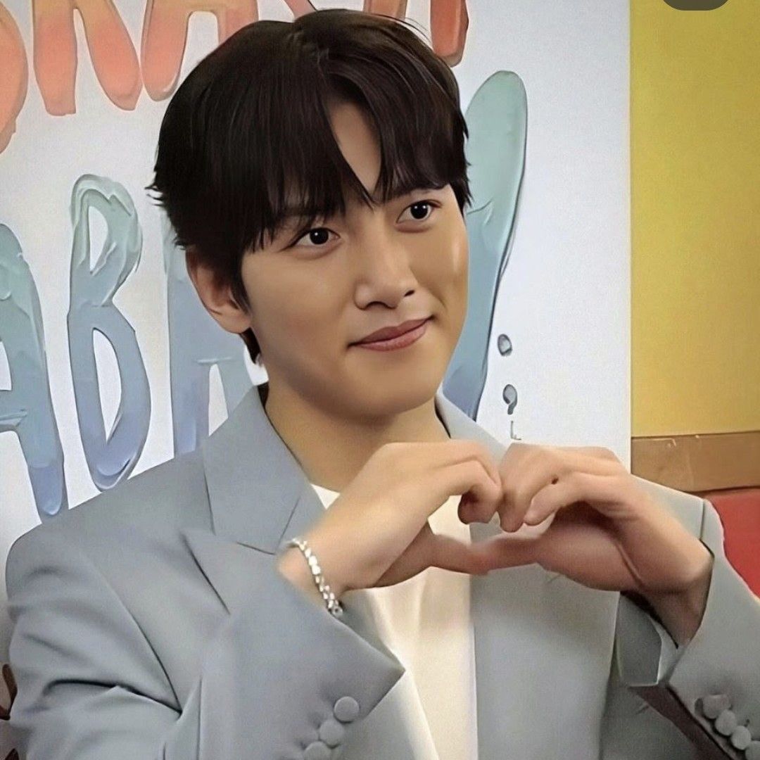 A moment captured by a fan of Ji Changwook